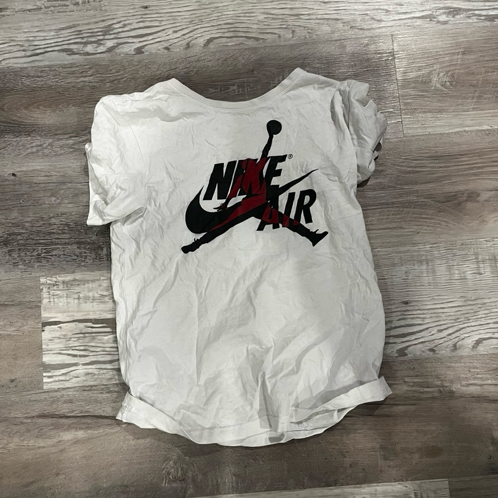Nike/jordan shirt